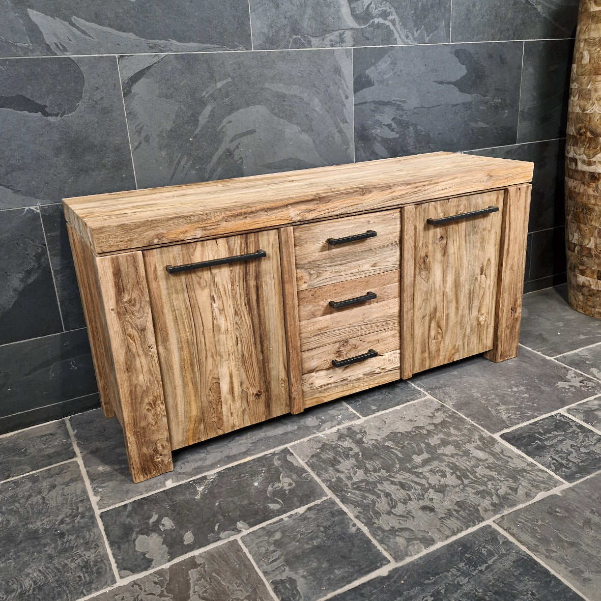 Nachhaltiger Bad-Unterschrank aus Teakholz von Bali, Maße 160x52x80 cm, stilvolle Badgestaltung mit natürlichem Holz.