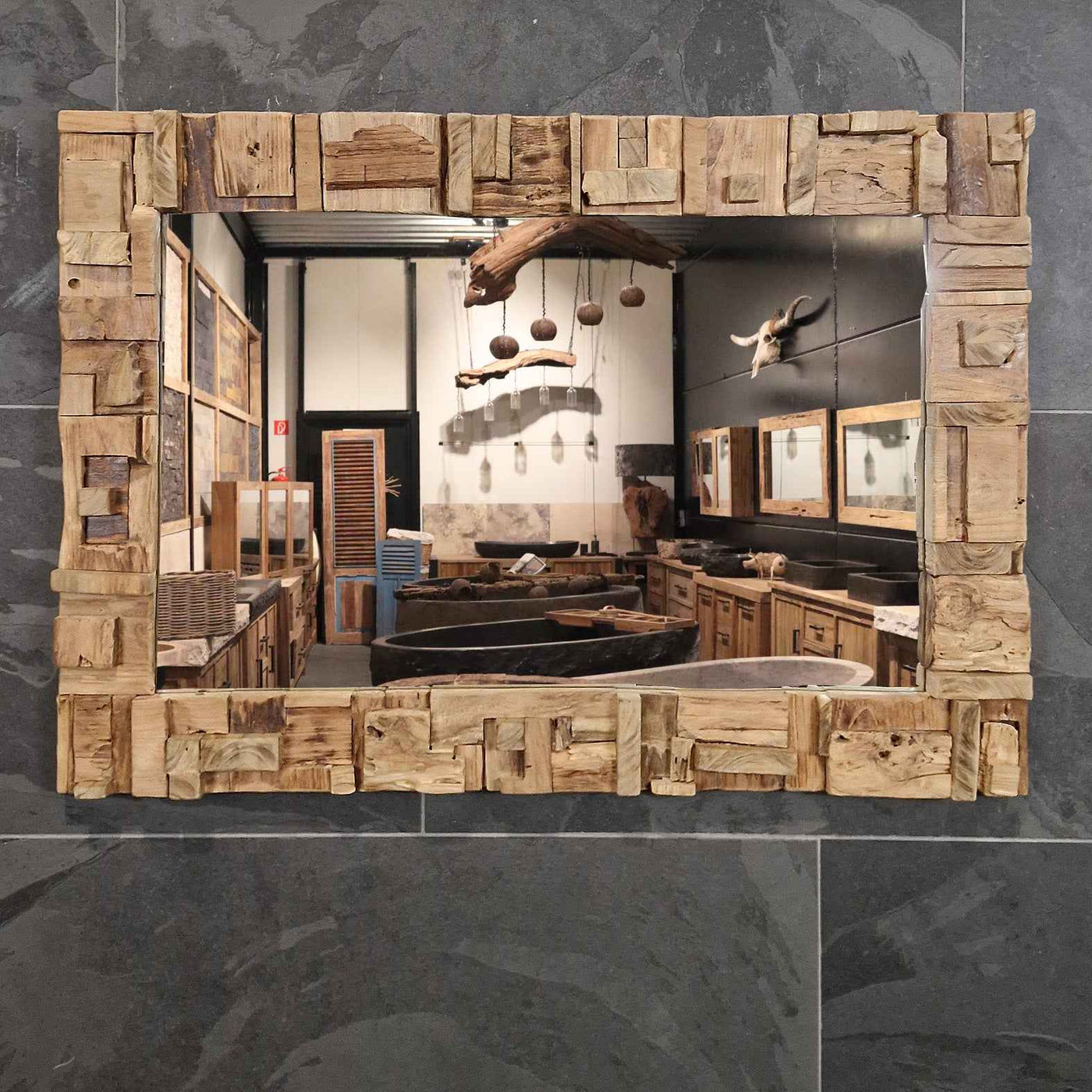 Badspiegel aus recyceltem Teakholz mit Block, rechteckiges Design, verschiedene Größen, hochwertige Badgestaltung von MIT BLOCK