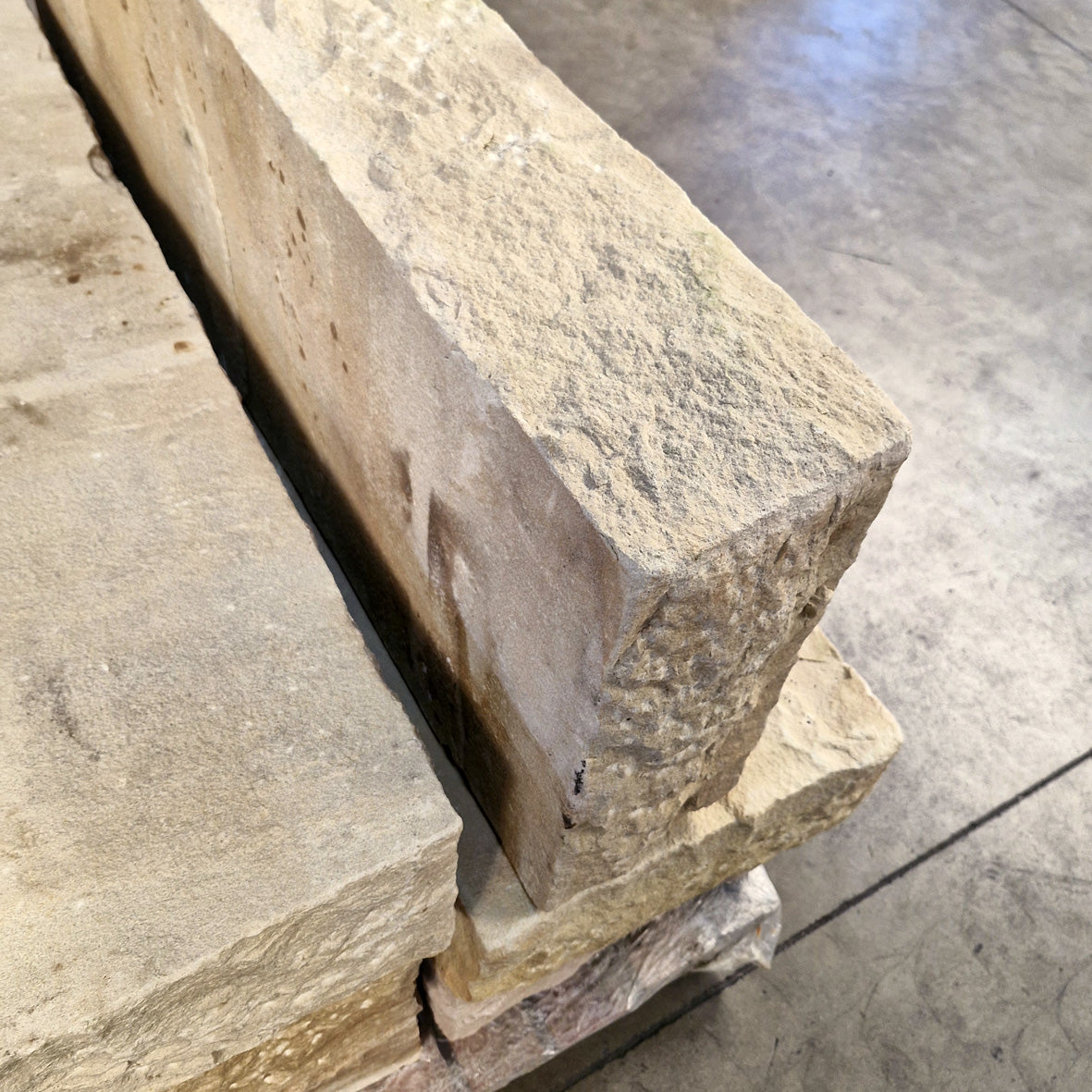 Sandstein Mint Kantsteine, Naturstein Blockstufen, beige, 100x35x16 cm, robuste Naturstein-Treppenstufen für Garten und Terrasse