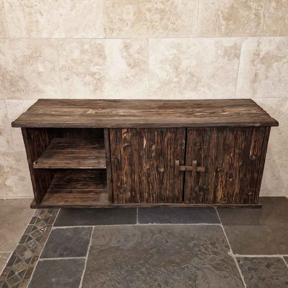 Brunei Teakholz Hängeschrank fürs Bad, natürliches Design, 150x50x60cm, aus gebranntem Holz für stilvolle Badgestaltung