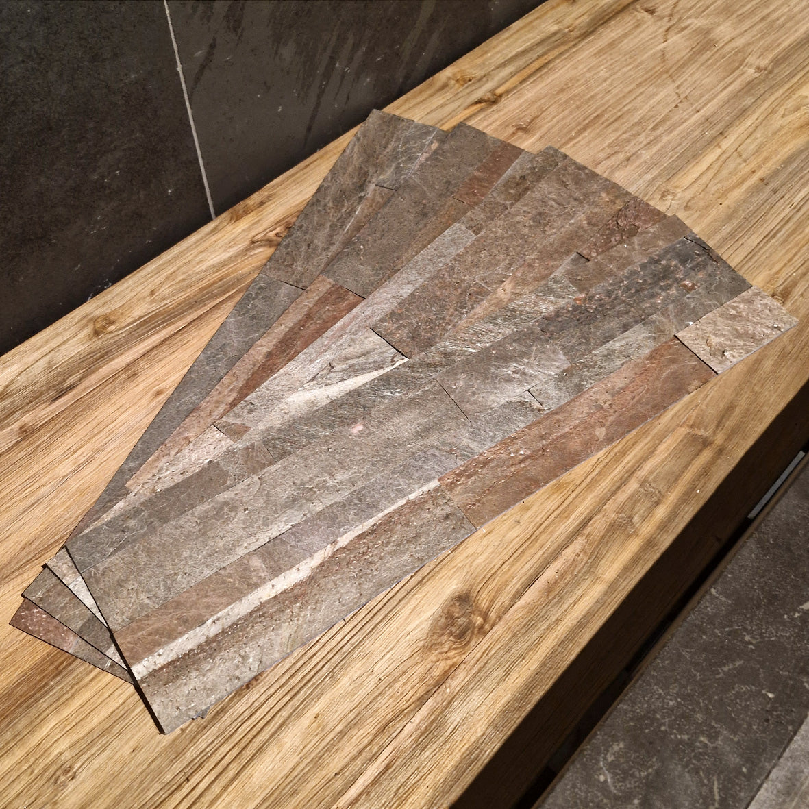 Schiefer Verblender von BURNING GALAXY mit 3D-Ultralight-Sticker, natursteinähnliche Oberfläche, dekoratives Wanddesign
