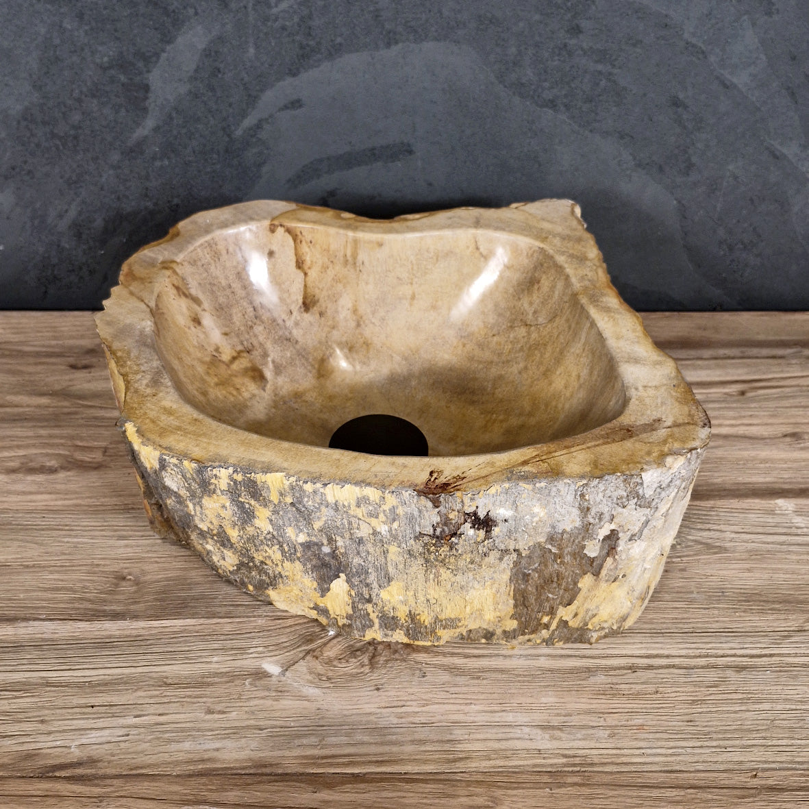 Aufsatzwaschbecken aus versteinertem Holz, Fossil Wood, Naturstein, Maße 38x31x15cm, für Badgestaltung.
