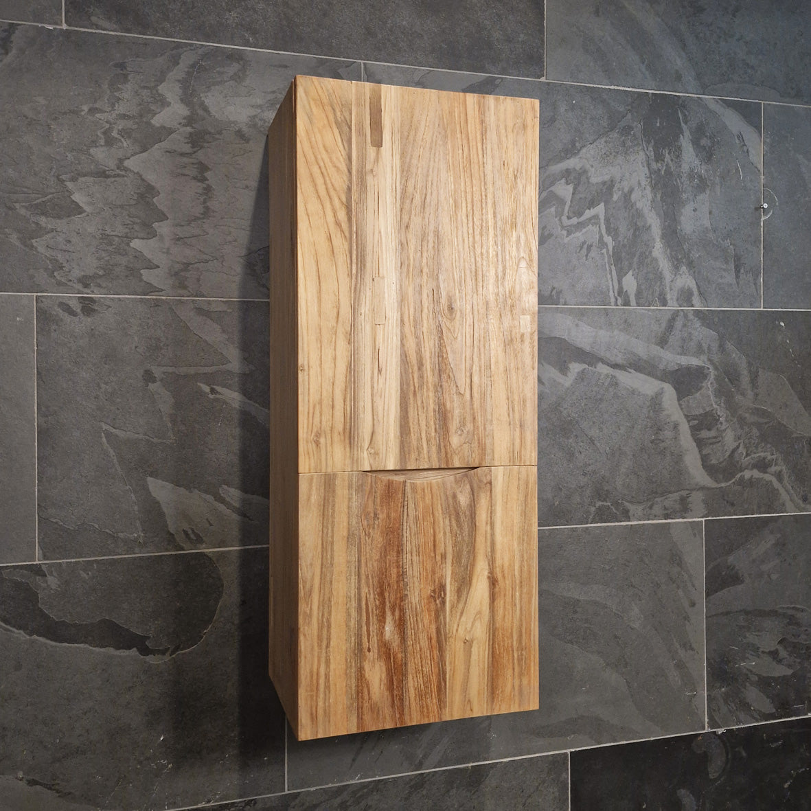Teakholz Hängeschrank | Zeitloses Badezimmermöbel | Model C