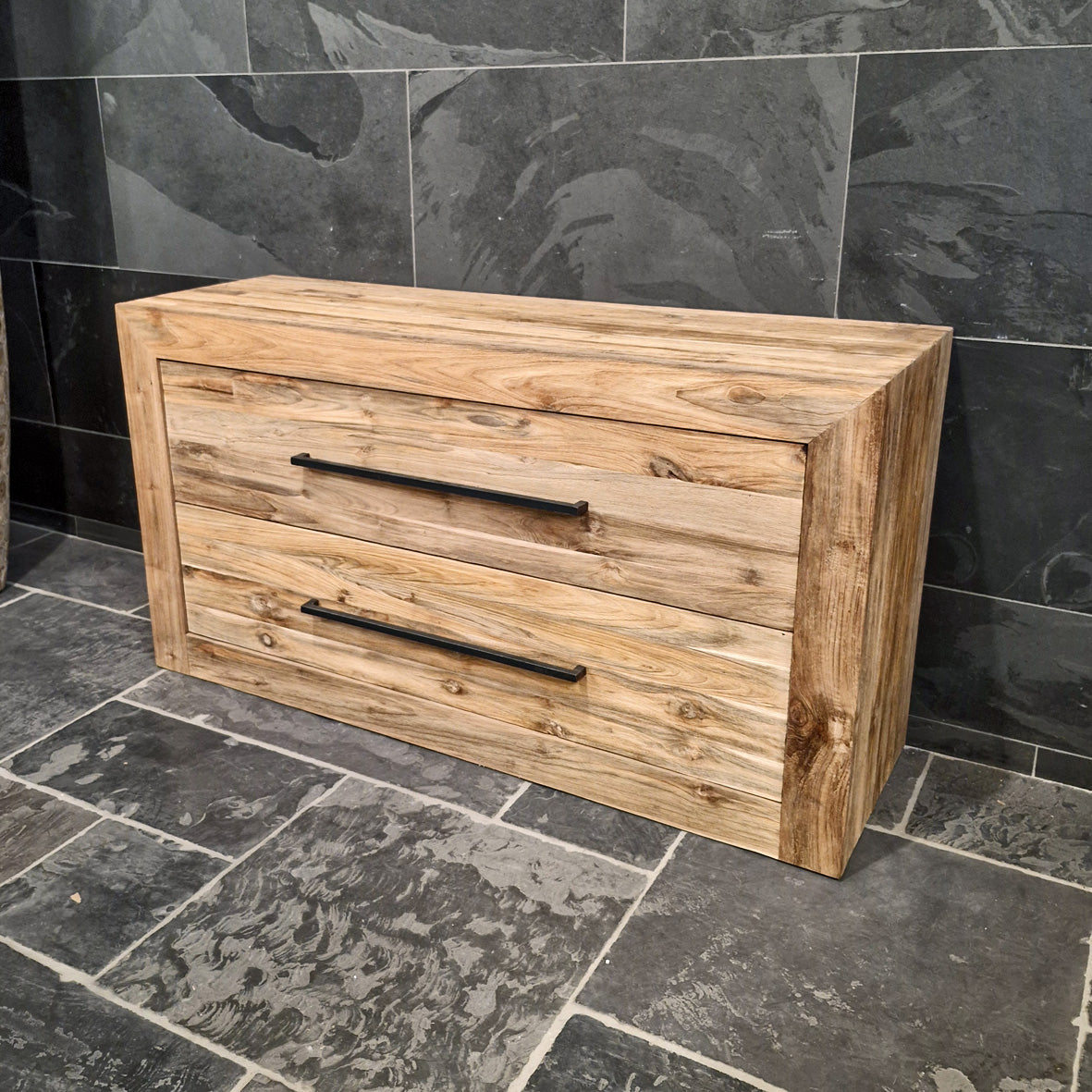 Handgefertigtes Badmöbel-Set mit Spiegel aus Teakholz von Kalimantan, Unterschrank mit den Maßen 150x47x80 cm