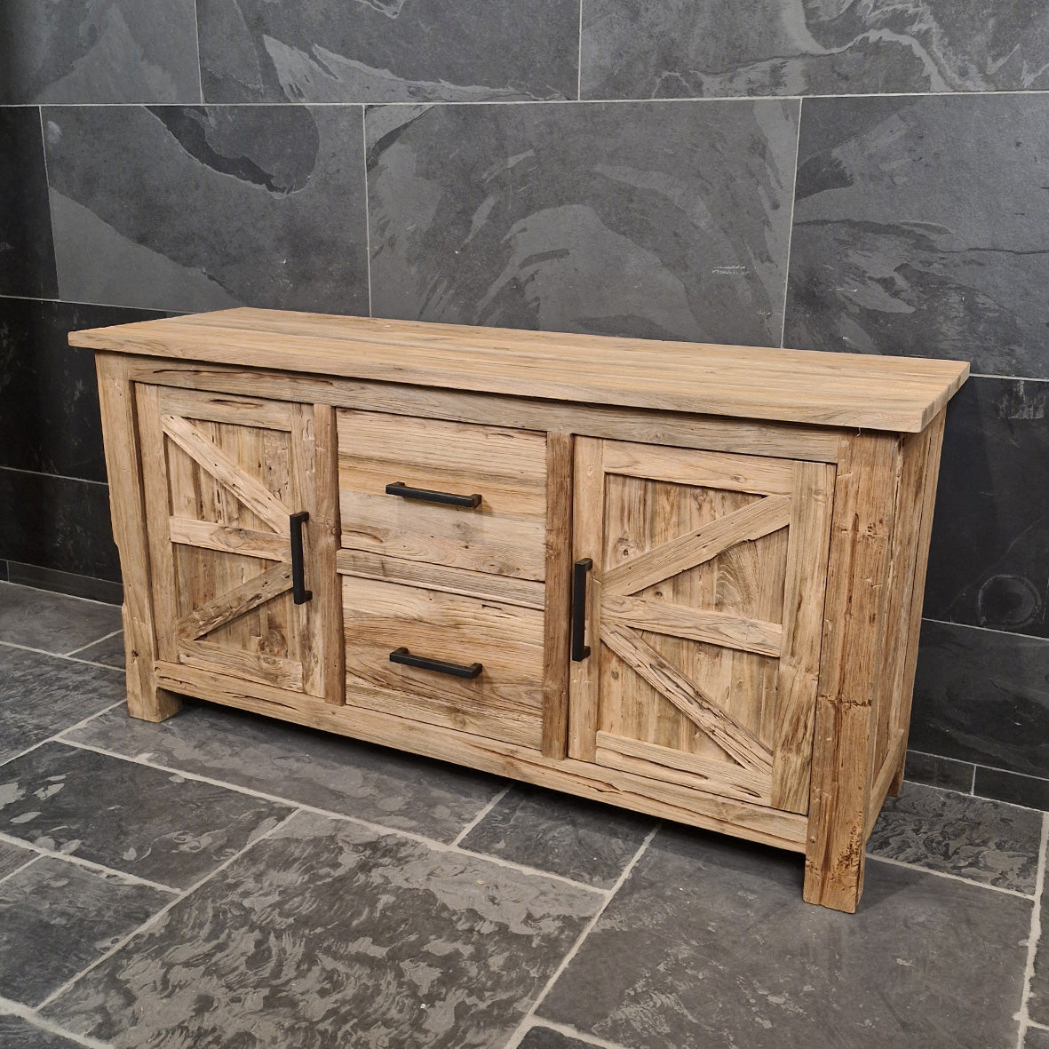Lombok Badezimmer-Unterschrank aus Teak- oder Altholz in verschiedenen Größen, mit stilvoller Badgestaltung.