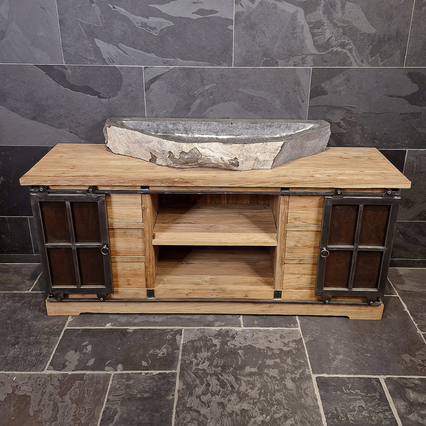 Unterschrank für Badezimmer aus recyceltem Teakholz mit Metall-Schiebetüren, badgestaltung von MEDAN, 180x54x80cm