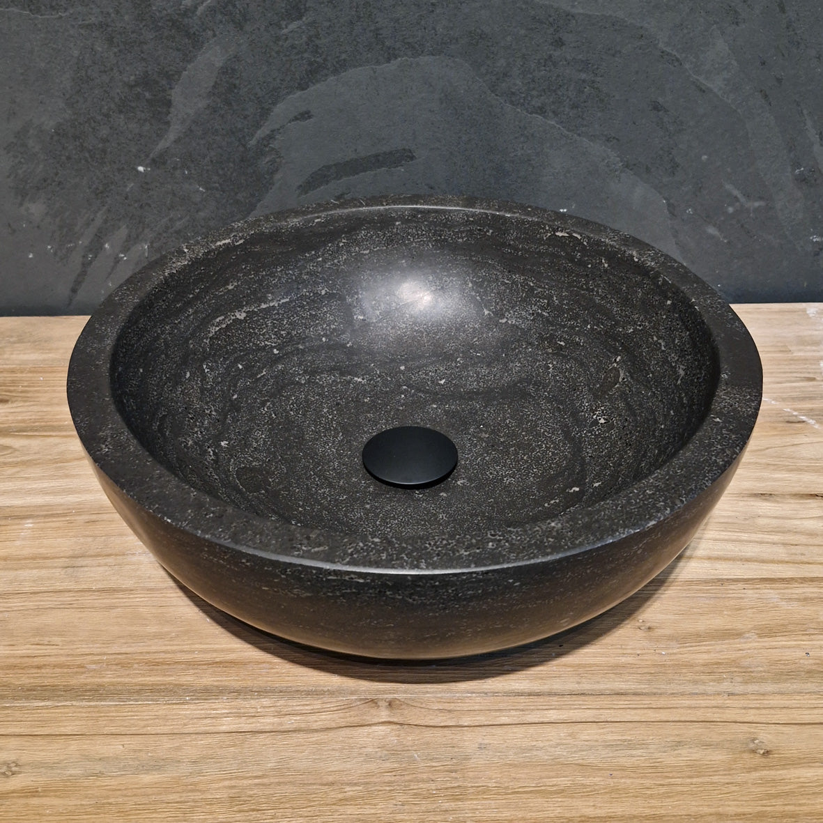 Rundes Aufsatzwaschbecken aus glattem Blaustein, Naturstein, von MOSKAU, für moderne Badgestaltung, 45 cm Durchmesser