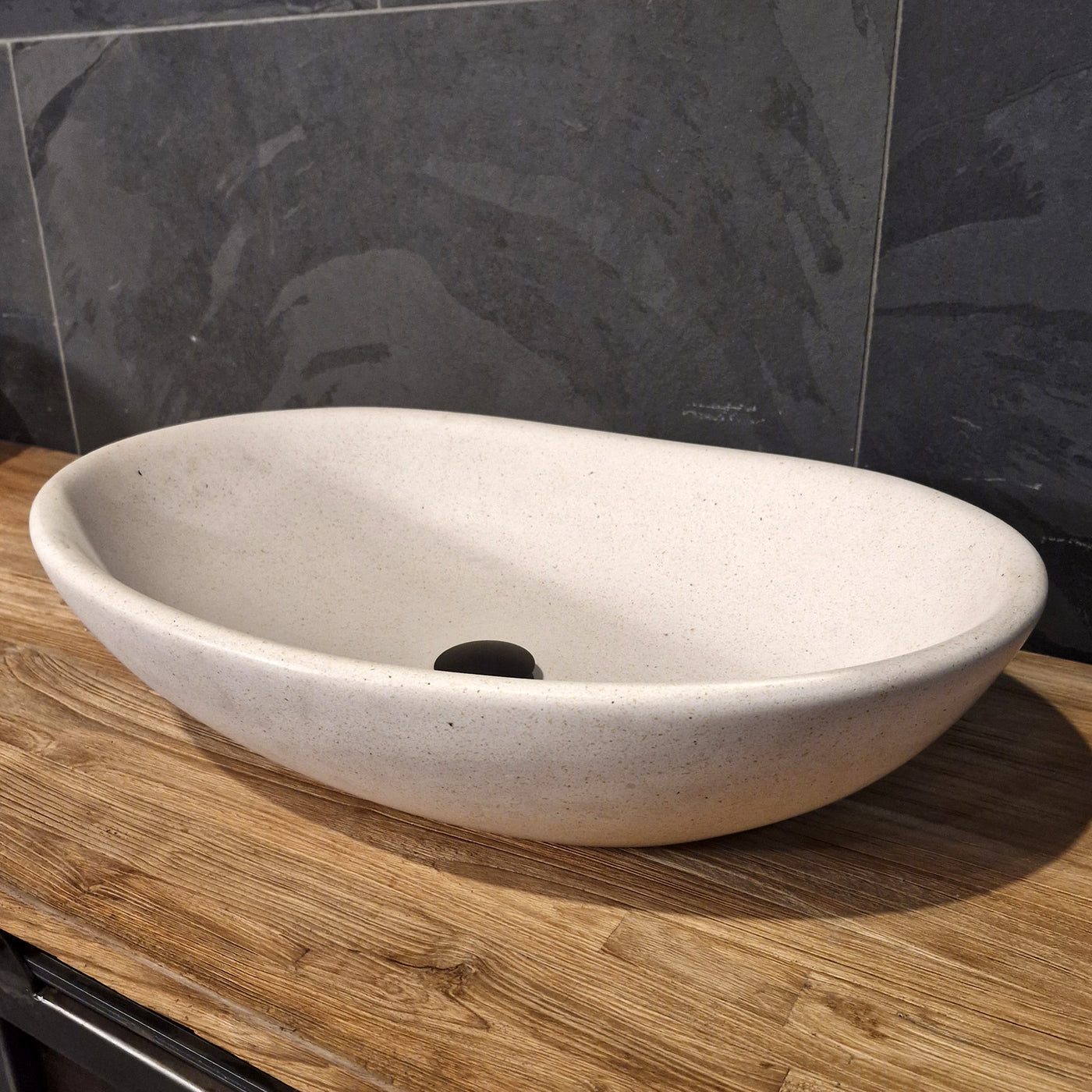 Aufsatzwaschbecken aus Mineralguss im gebrochenen weißen Terrazzo-Design, 60x40x15cm, für moderne Badgestaltung.