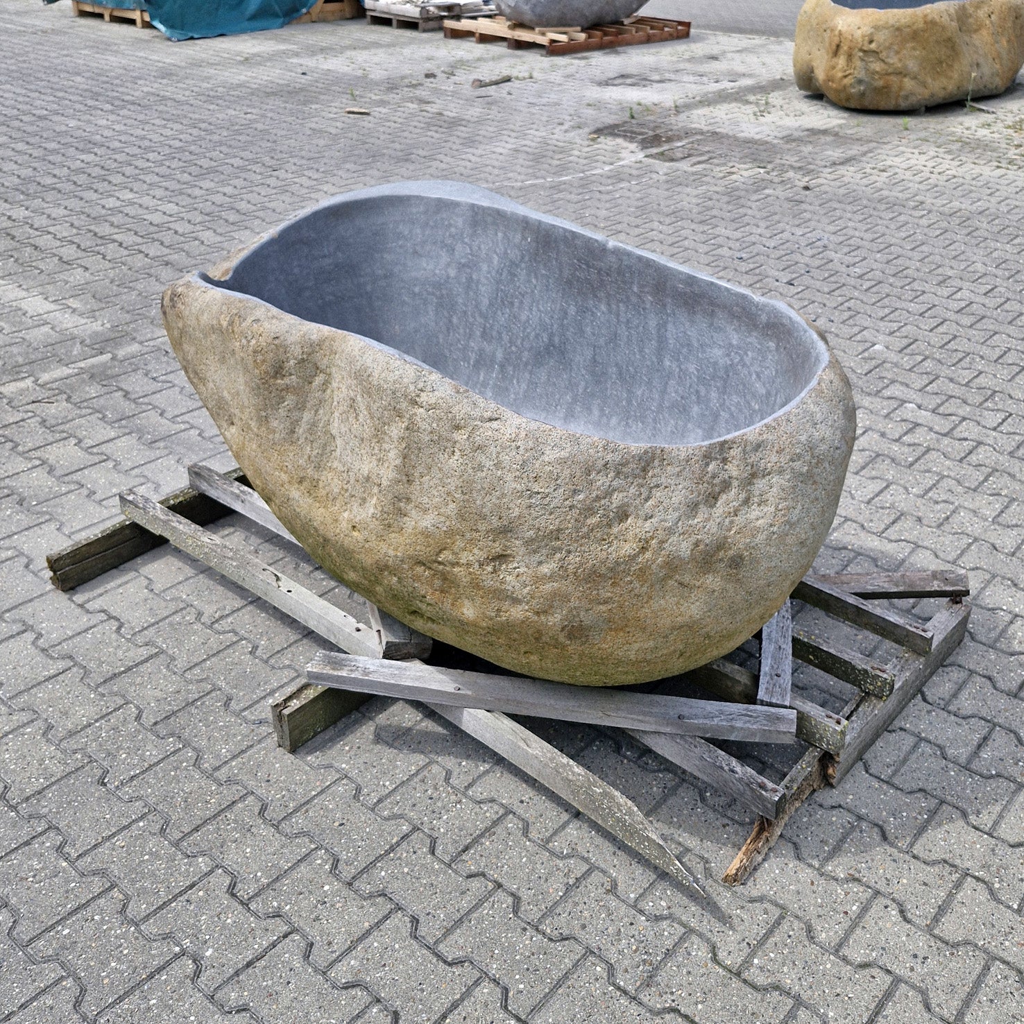 Badewanne freistehend | Flussstein | 170 x 120 x 70 cm