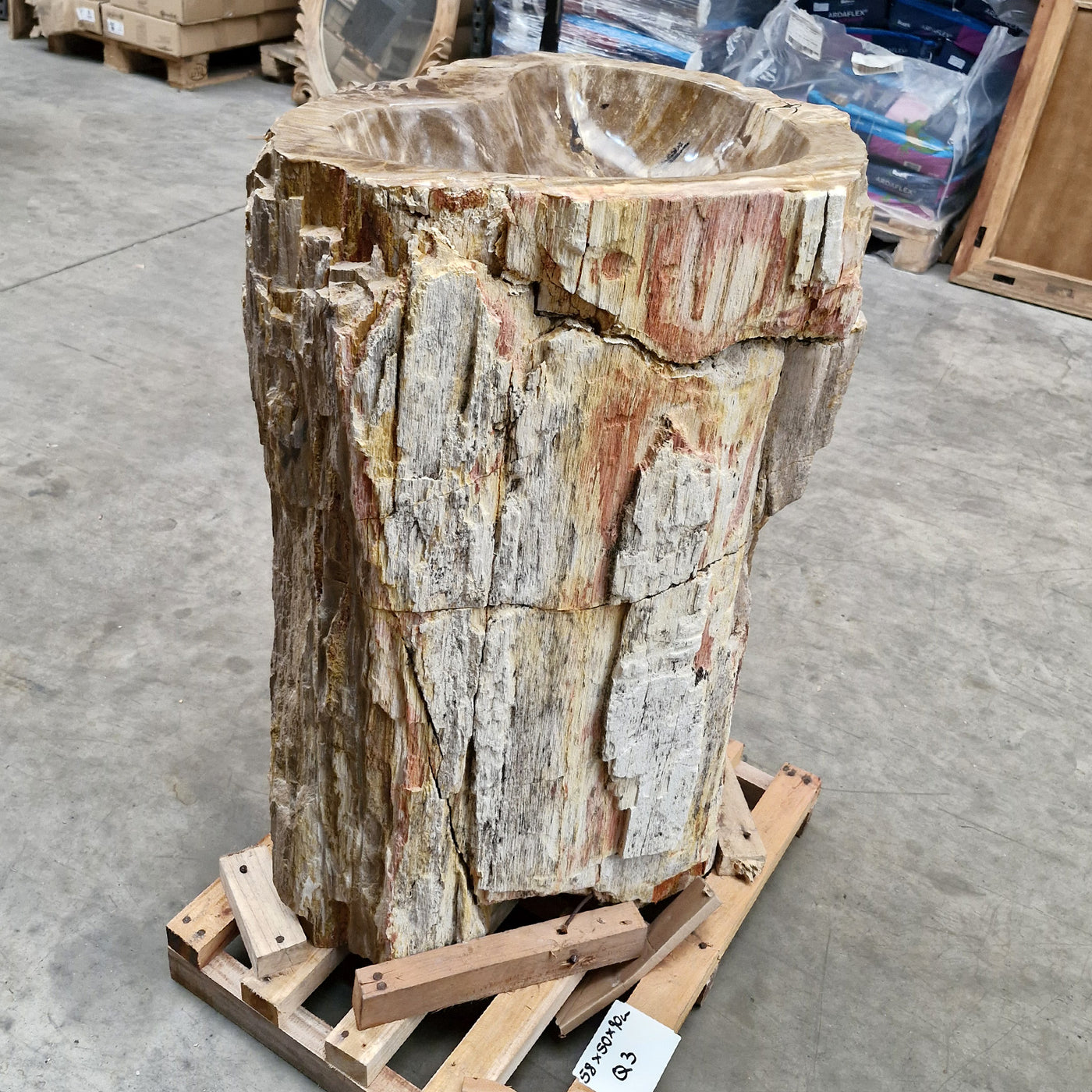Standwaschbecken aus versteinertem Holz von Zakynthos, 58x50x90 cm, mit Platz für Hahnloch, natürliche Badgestaltung
