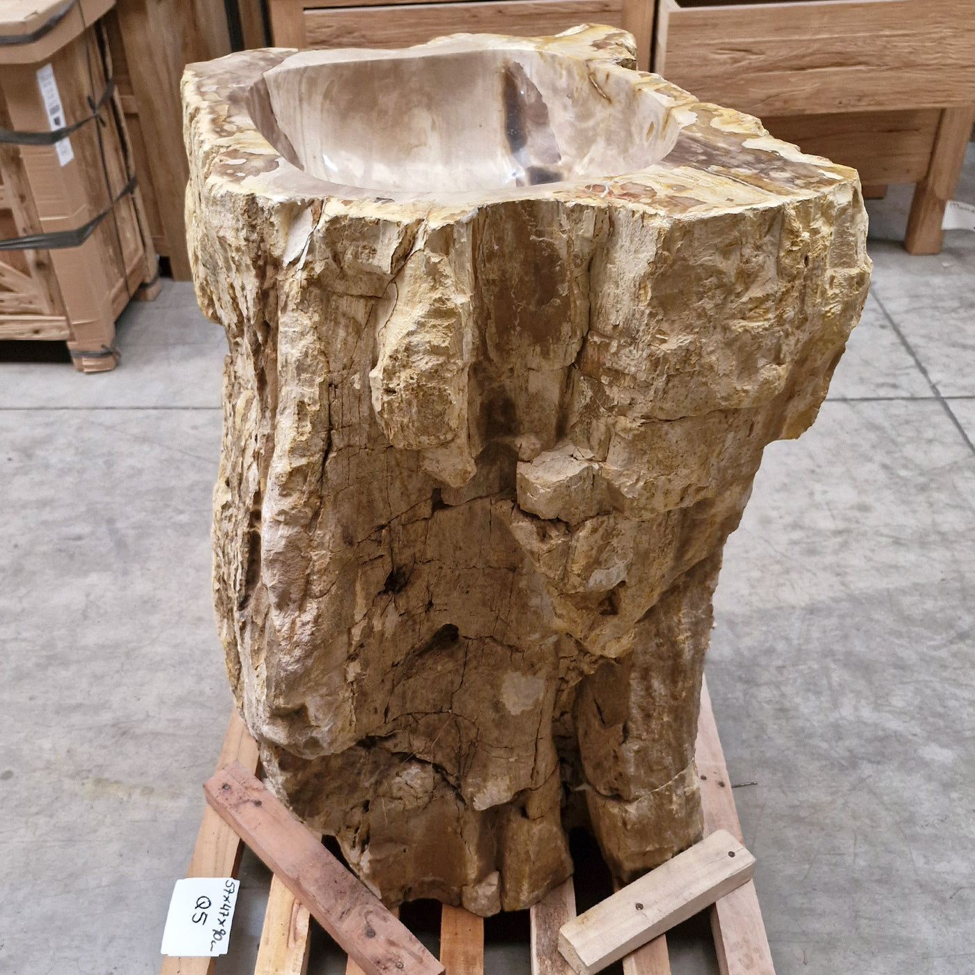 Standwaschbecken aus versteinertem Holz von Zakynthos, 57x47x90 cm, mit Unteranschluss, naturbelassenes Badgestaltungselement