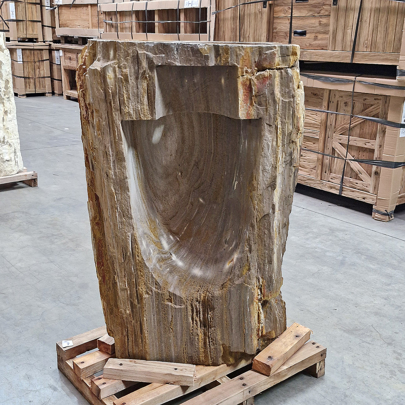 Standwaschbecken aus versteinertem Holz von Zakynthos, 58x44x91 cm, mit Platz für Hahnloch, für Badgestaltung.