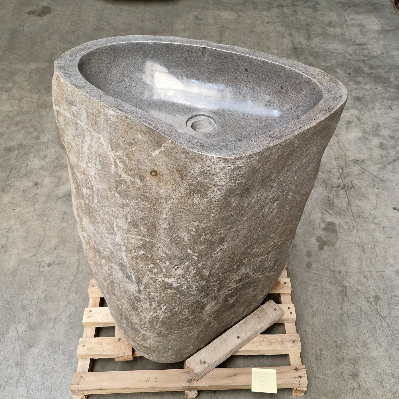 Standwaschbecken aus Flussstein von Rhodos, 67x40x90 cm, für Badgestaltung, naturbelassenes Design, robust und stilvoll.