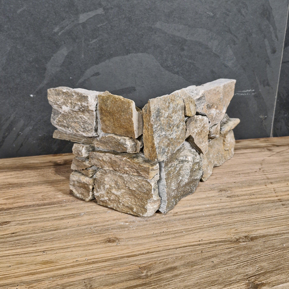 Naturstein Muster Rocks Verblender QUARZIT RUSTIQUE, Eckstück, rustikale Quarzit Verblender für Natursteinfassaden