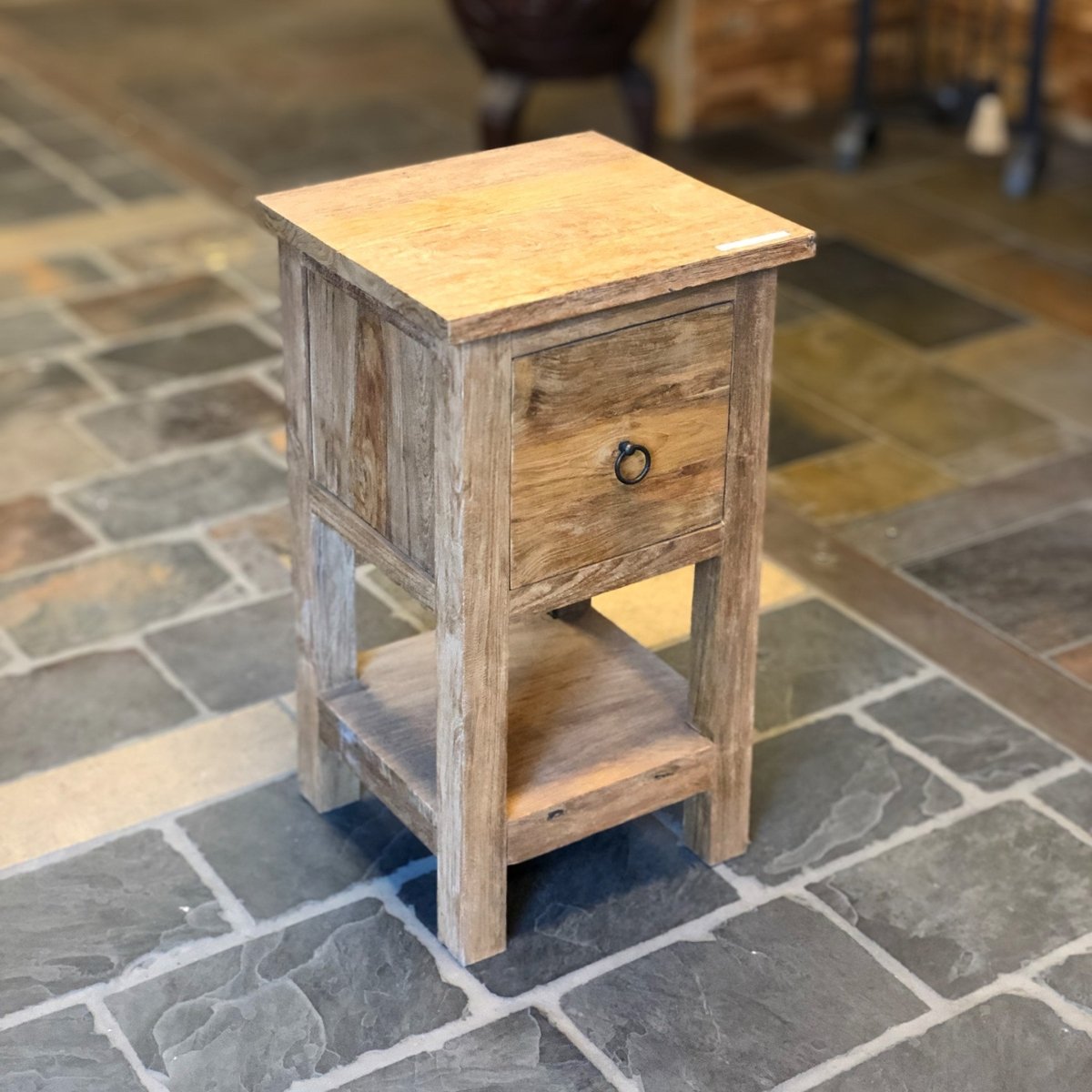 Kleiner Badmöbel-Unterschrank aus Teakholz von Bantam, ideal für Gäste-WC oder Bad, elegante Badgestaltung, natürliche Holzoptik