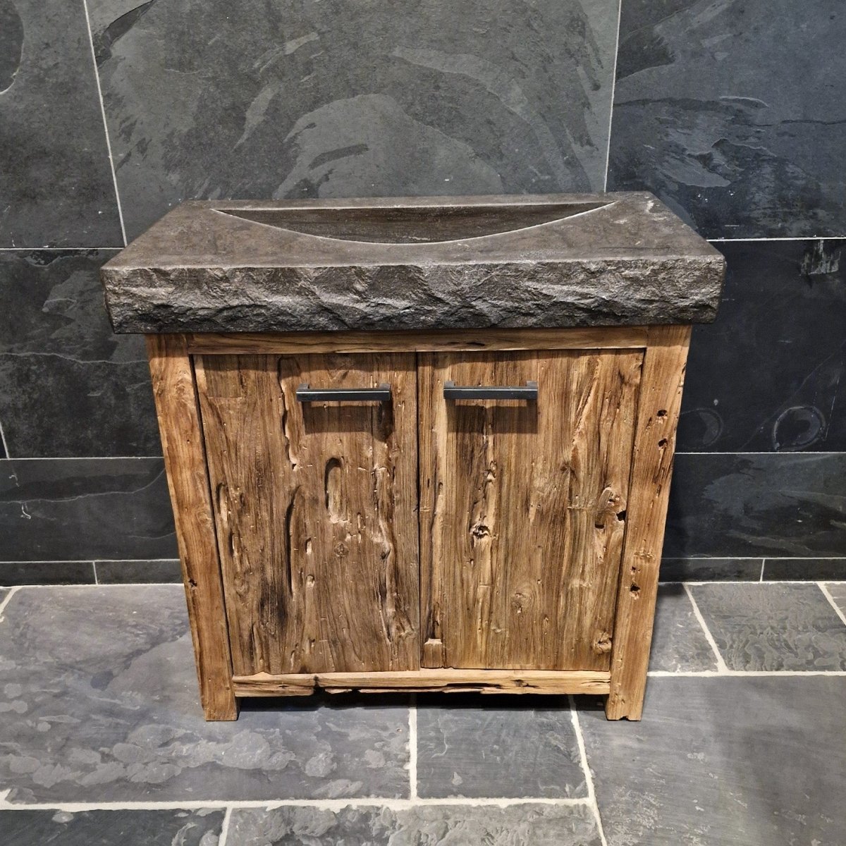 Badezimmermöbel mit Waschtisch aus natürlichem Massivholz, Bantam Model 7, moderne Badgestaltung, klare Linien, hochwertige Verarbeitung