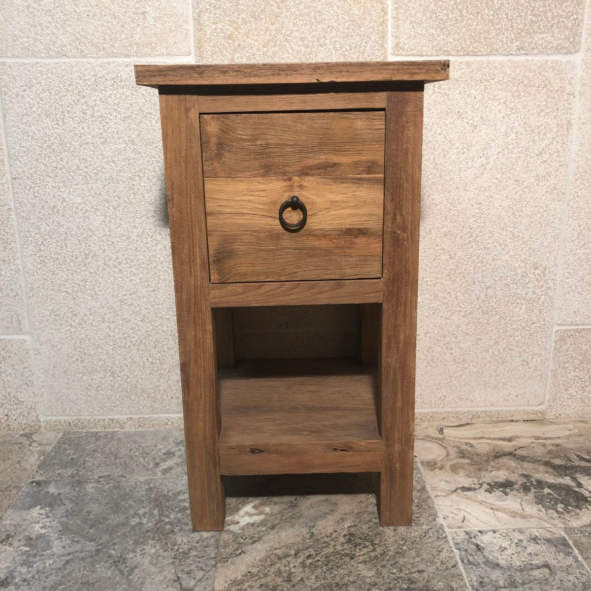 Kleiner Teakholz-Badmöbel Unterschrank von Bantam, ideal für Gäste-WC oder Bad, mit stilvollem Design und praktischer Aufbewahrung.
