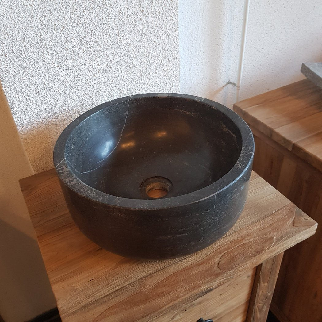 Glattes Aufsatzwaschbecken aus Naturstein von ROME, perfekt für Badgestaltung, in verschiedenen Größen.