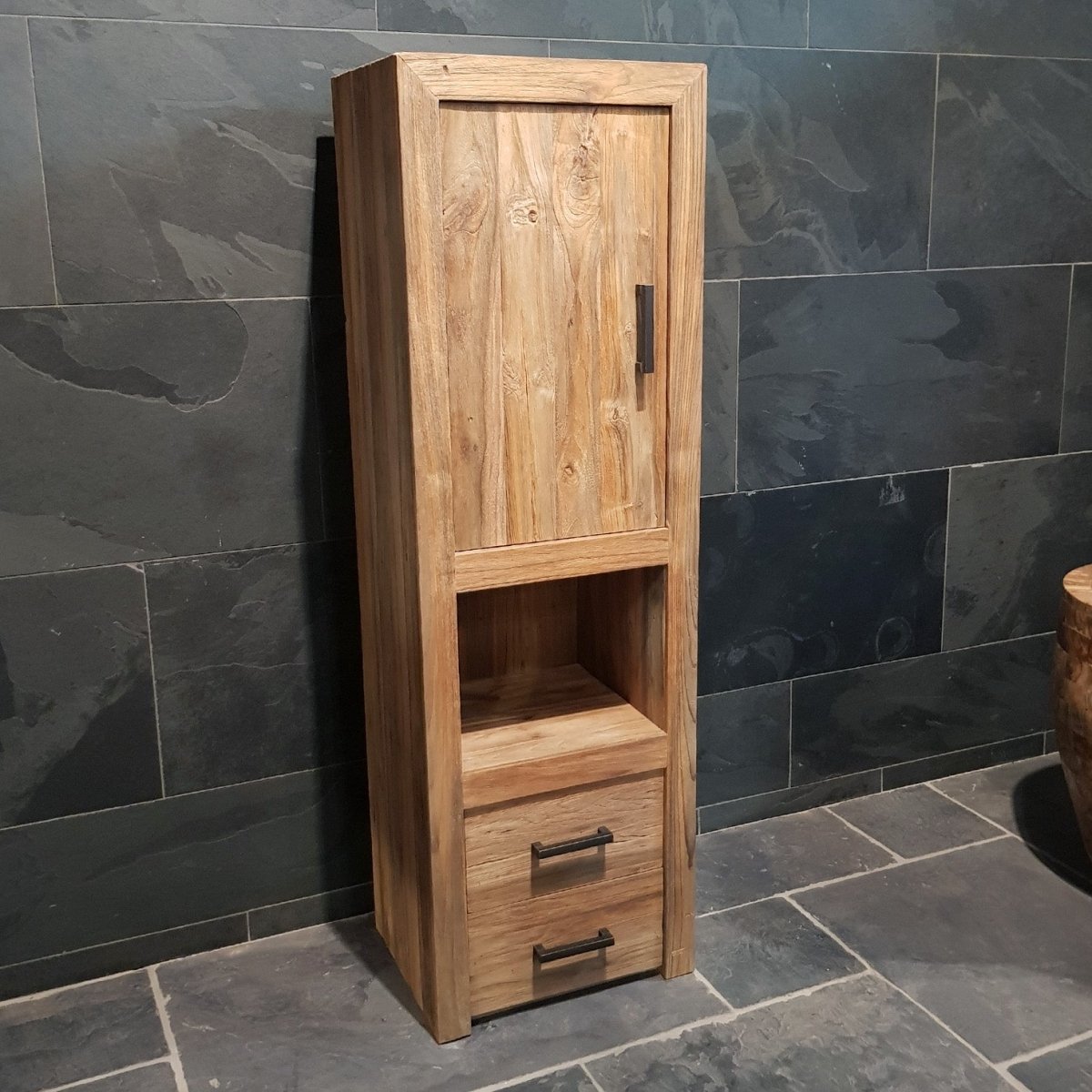 Hochschrank aus Teakholz für Badgestaltung, funktional und naturverbunden, Modell 3, Tamar Badmöbel