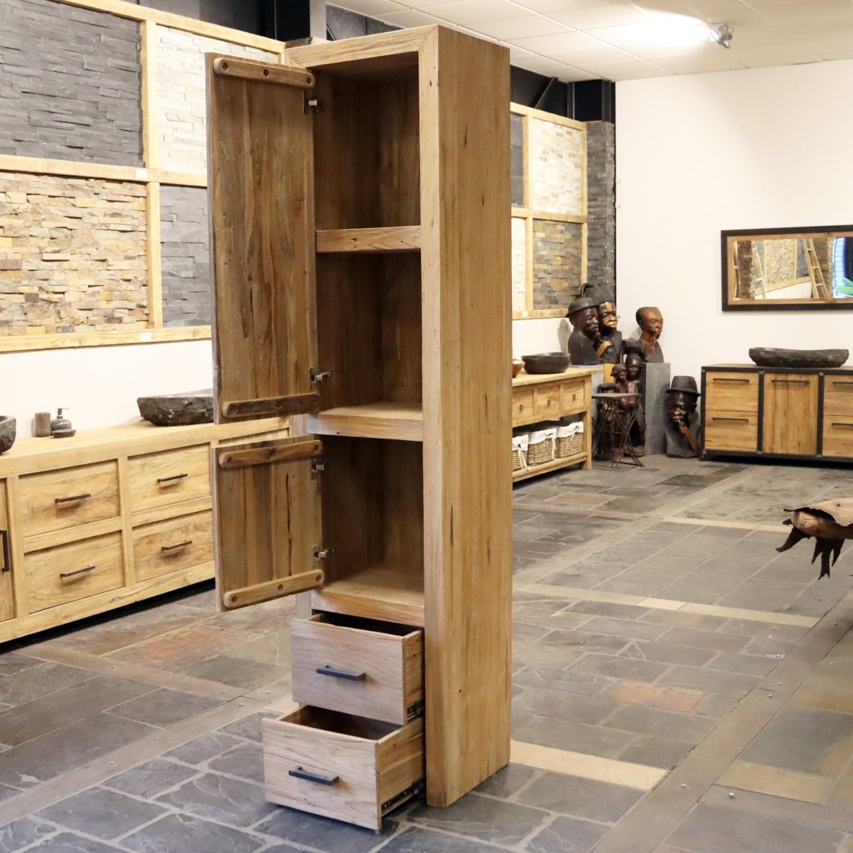 Naturbelassener Teakholz Hochschrank für Badezimmer, robustes Badmöbel von TAMAR, Modell 6, mit Türen und Stauraum