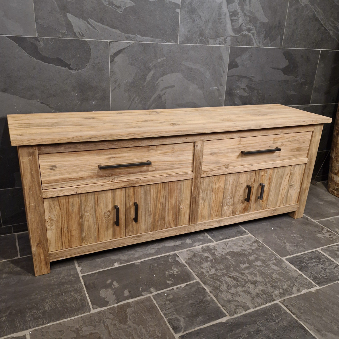 Recycelter Teakholz Unterschrank für Bad mit rustikalem Look, RINCA Badgestaltung, 206x55x80cm