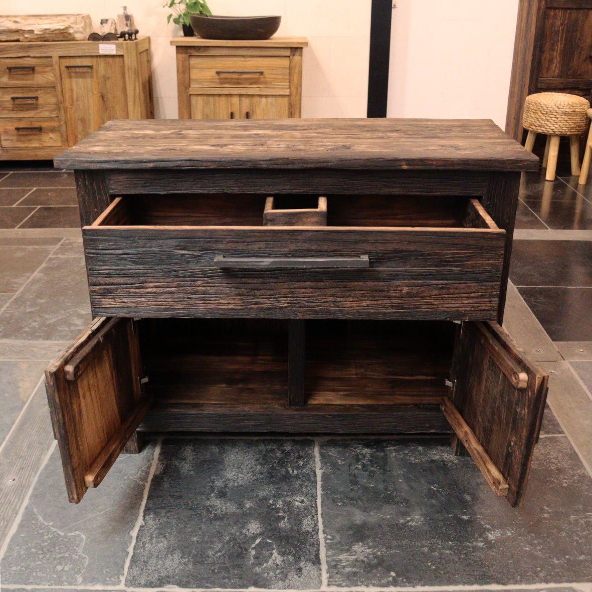 Unterschrank aus Teakholz mit einer Schublade und zwei Türen, für Badezimmer, Badgestaltung, RINCA, naturbelassenes Holz