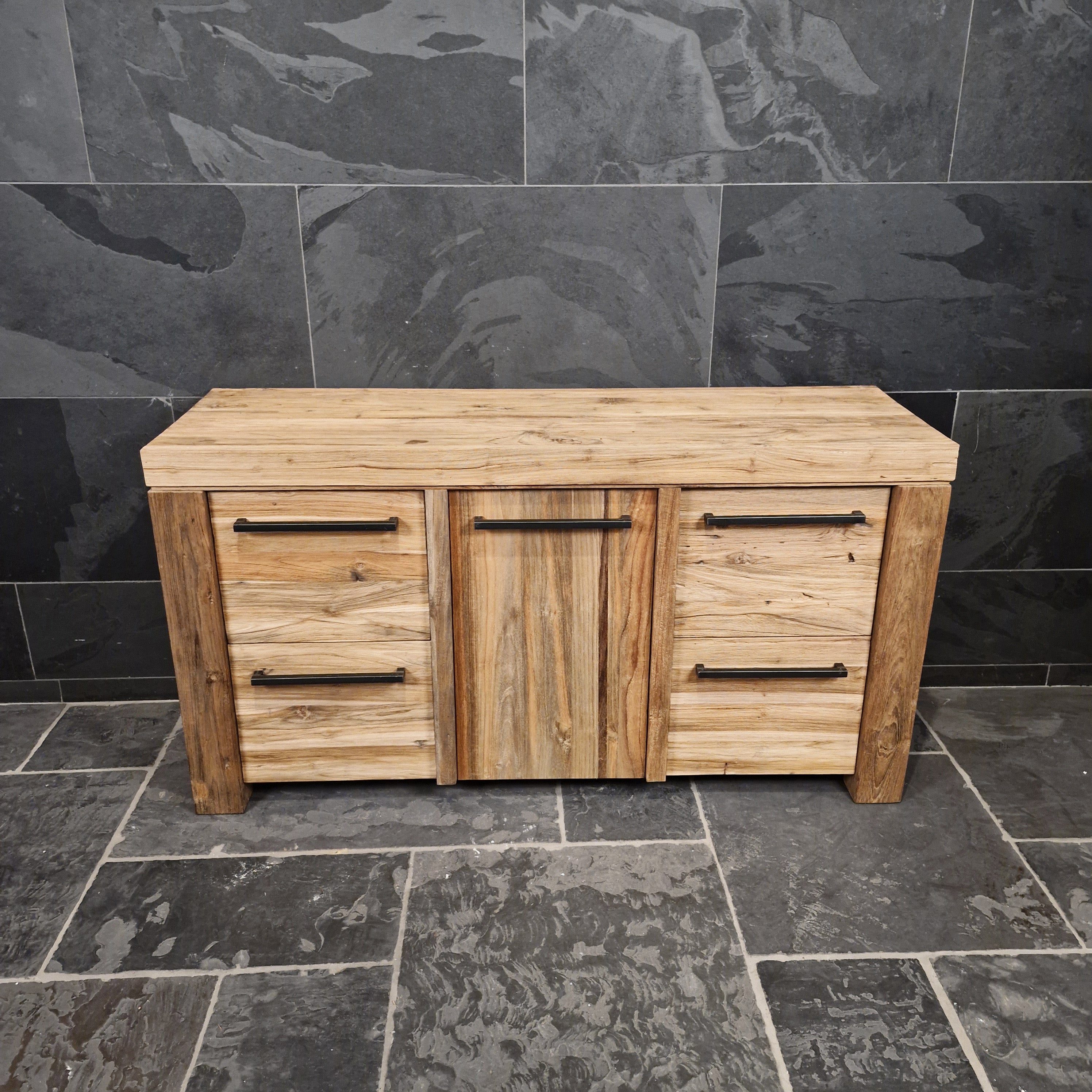 Badezimmer-Unterschrank aus Teak | Handgefertigt mit rustikaler Oberfläche | Model 3