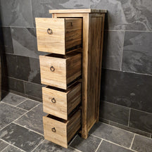 Schmaler Hochschrank für Badezimmer aus Teakholz, funktional und stilvoll, Modell 9, von Timor, mit Schranktüren und Stauraum