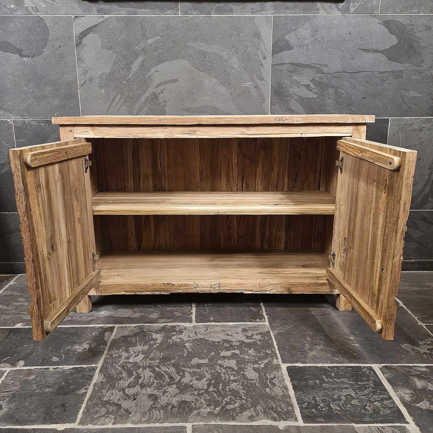 Sample Unterschrank mit Carving Blume | Recyceltes Teakholz | Lotus