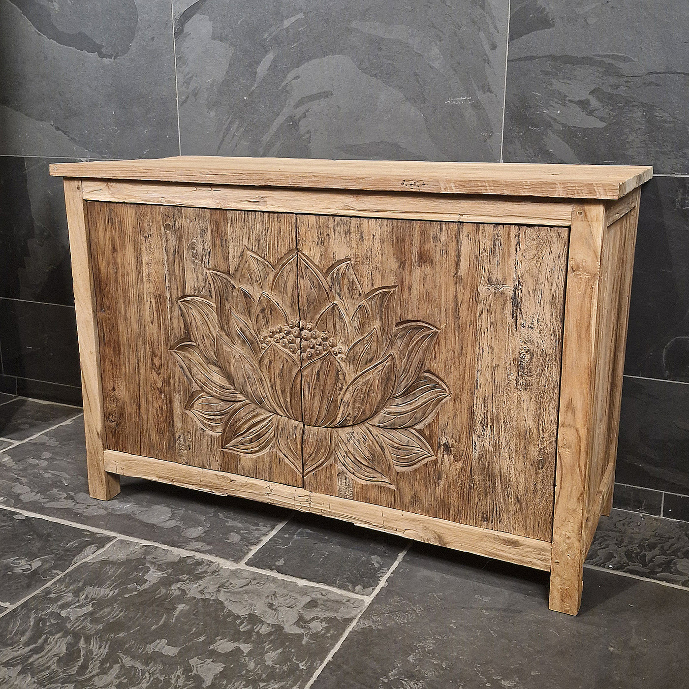 Sample Unterschrank mit Carving Blume | Recyceltes Teakholz | Lotus