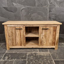 Badezimmer-Unterschrank aus recyceltem Holz von Borneo, Modell 2, mit robustem Design und natürlichem Holzfinish.