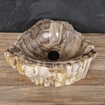 Aufsatzwaschbecken aus versteinertem Holz von FOSSIL WOOD, Naturstein, Unikat, Maße 40-60 cm, für Badgestaltung.