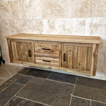 Wandhängeschrank Badezimmer aus recyceltem Teakholz, Massivholz, mit stilvollem Design und eleganten Holzmaserungen.