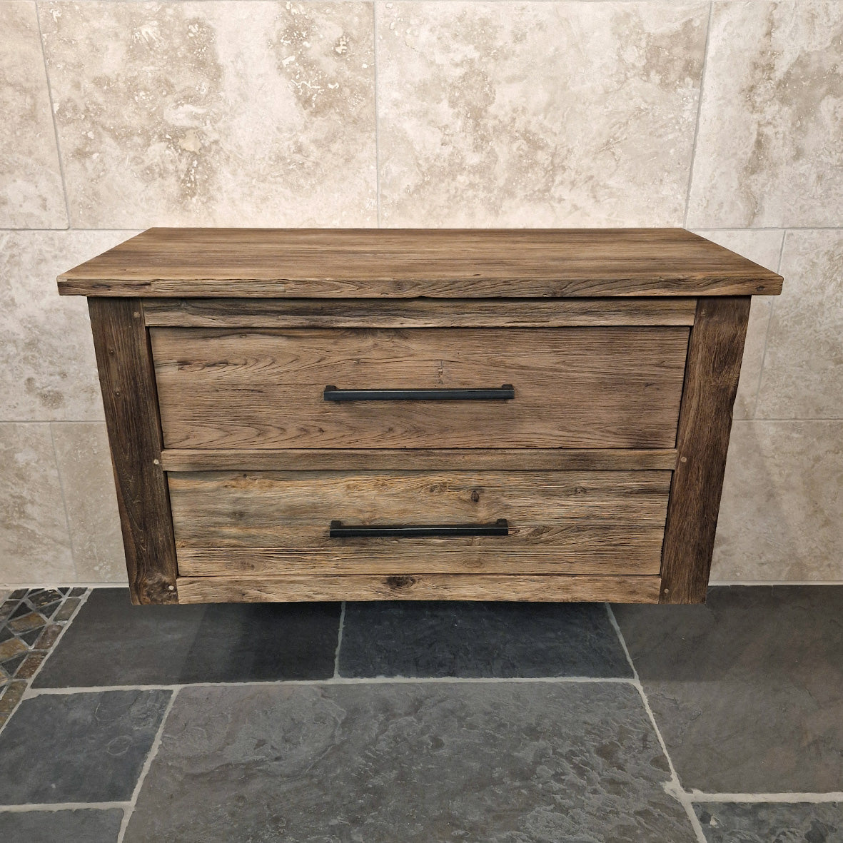 Hängeschrank aus Altholz für Badezimmer, Java Badgestaltung, nachhaltige Badmöbel, rustikale Holzoptik, 100x45x58cm