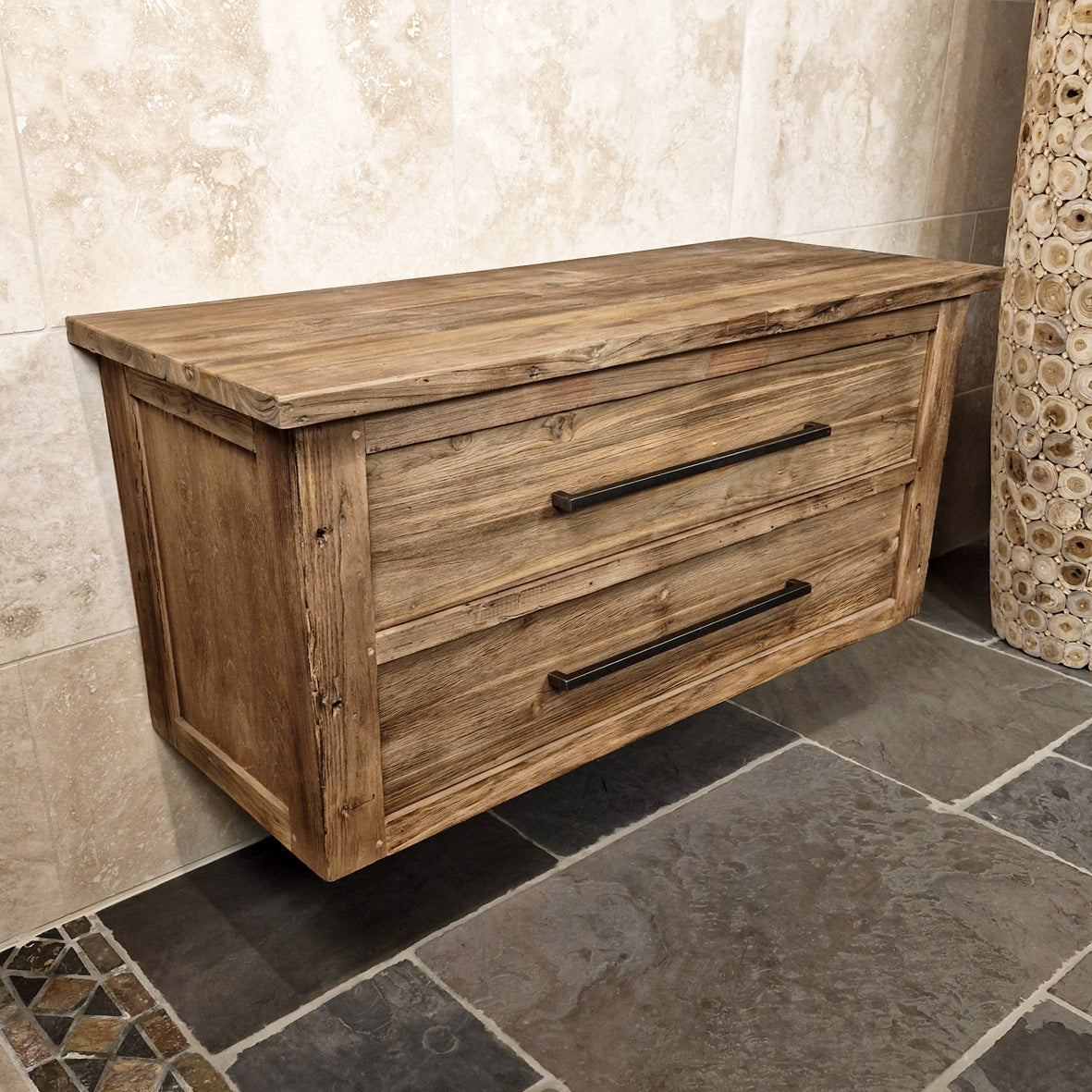 Hängeschrank aus Altholz von Java, nachhaltige Badmöbel für stilvolle Badgestaltung, 126x48x58cm, natürliche Holzoptik