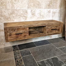 Rustikaler Bad-Hängeschrank aus Teakholz von Komodo, handgefertigt, mit 180x53x40cm, ideal für Badgestaltung.