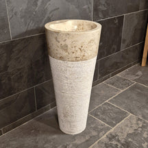 Beige Marmor Standwaschbecken von Lefkas in Badgestaltung, 90 x 40 cm, elegante und moderne Badezimmer-Design.