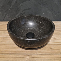 Rundes Aufsatzwaschbecken aus glattem Blaustein Naturstein, 35 cm Durchmesser, für moderne Badgestaltung von MOSKAU