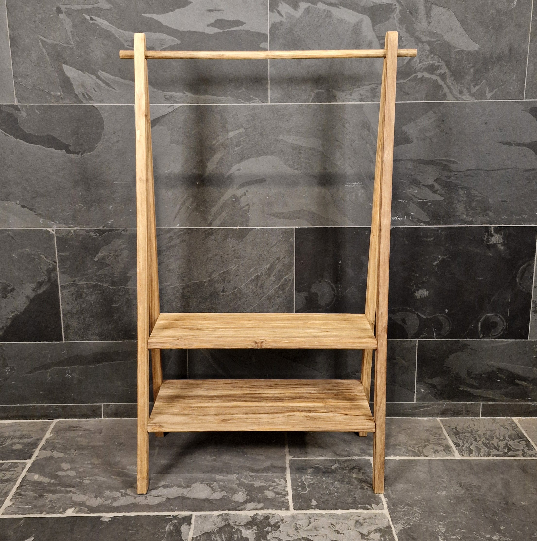 Offener Kleiderschrank aus recyceltem Teakholz von Malili, Badgestaltung, mit offener Regalkonfiguration, 90x40x145cm