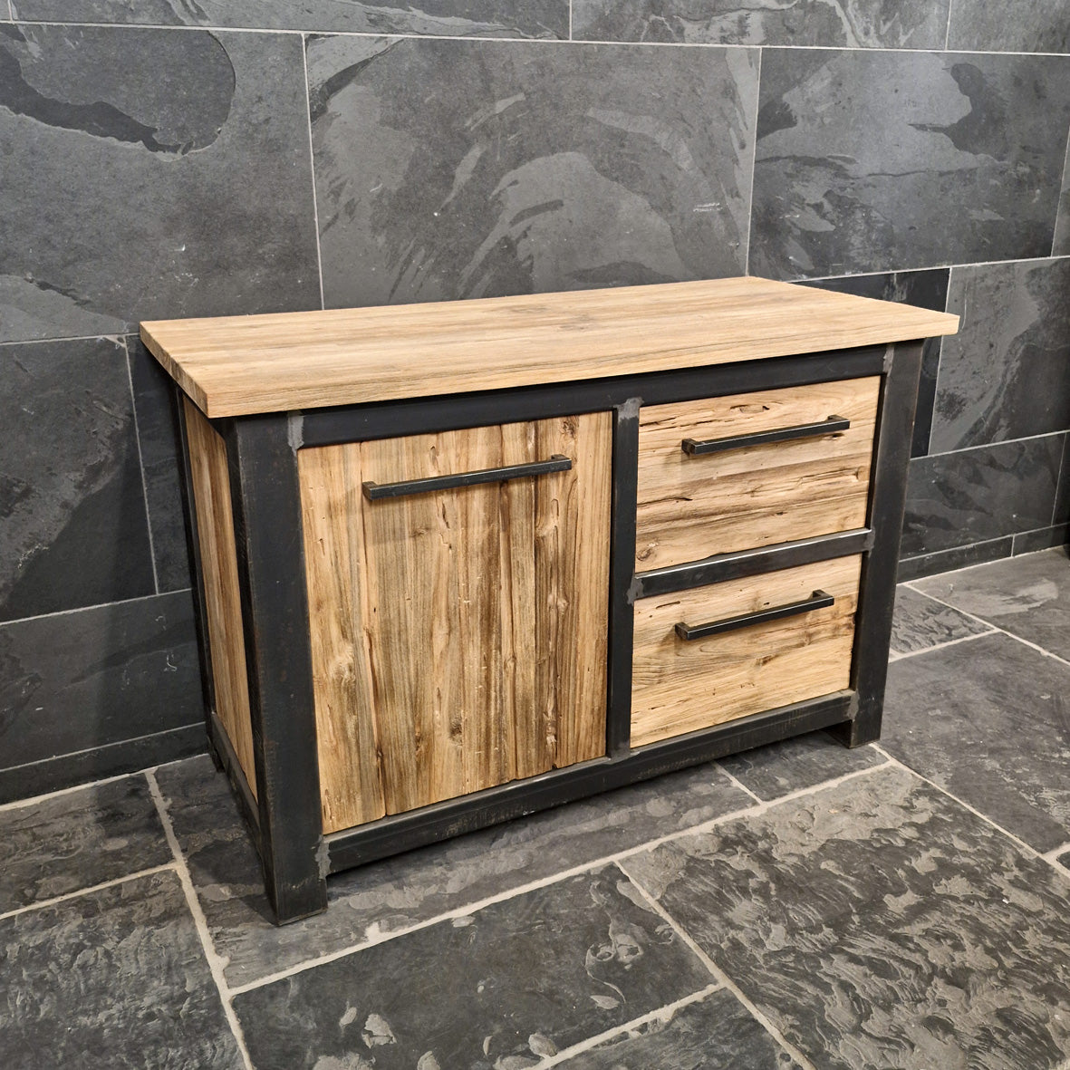 Badunterschrank aus Altholz | Nachhaltige Variante in verschiedenen Größen | Model 2