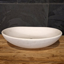 Aufsatzwaschbecken aus Mineralguss im Terrazzo-Design in gebrochenem Weiß, 60x40x15cm für moderne Badgestaltung.