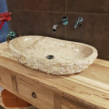 Naturstein-Aufsatzwaschbecken aus beige Marmor, 60x47 cm, für Badgestaltung, von WAVE, mit grober Oberflächenstruktur.