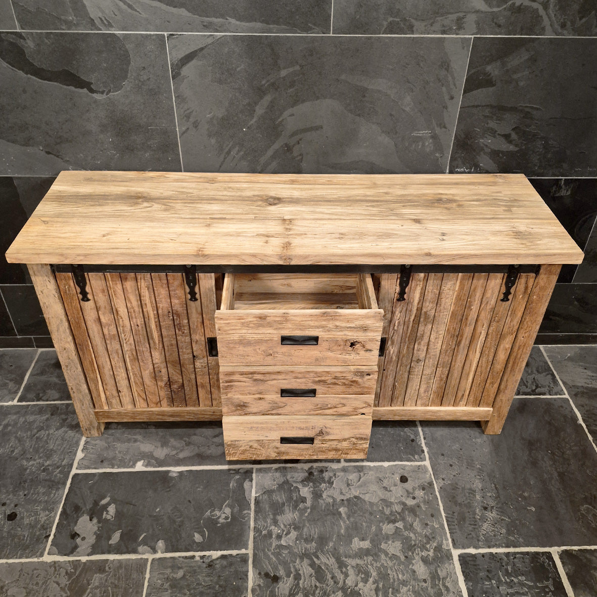 Unterschrank für Badezimmer aus recyceltem Teakholz von PALU, 156 cm, mit charaktervollem Design für stilvolle Badgestaltung