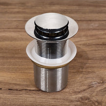 Chromfarbener Waste PopUp für Badewanne, 70 mm Durchmesser, glänzende Oberfläche, hochwertiges Badgestaltungselement von Waste