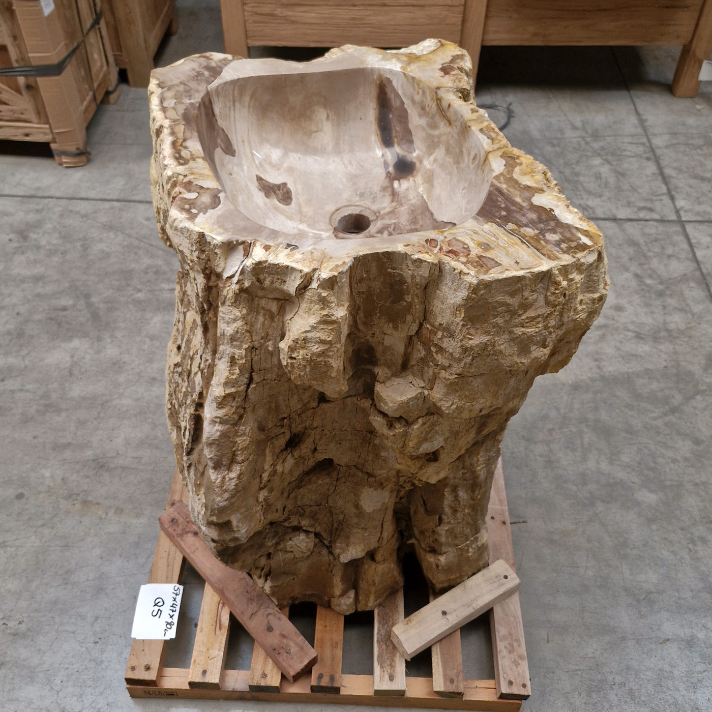 Standwaschbecken aus versteinertem Holz von Zakynthos, 57x47x90 cm, mit Unteranschluss, für stilvolle Badgestaltung