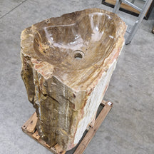 Standwaschbecken aus versteinertem Holz von Zakynthos, 58x44x91 cm, mit Platz für Hahnloch, für stilvolle Badgestaltung