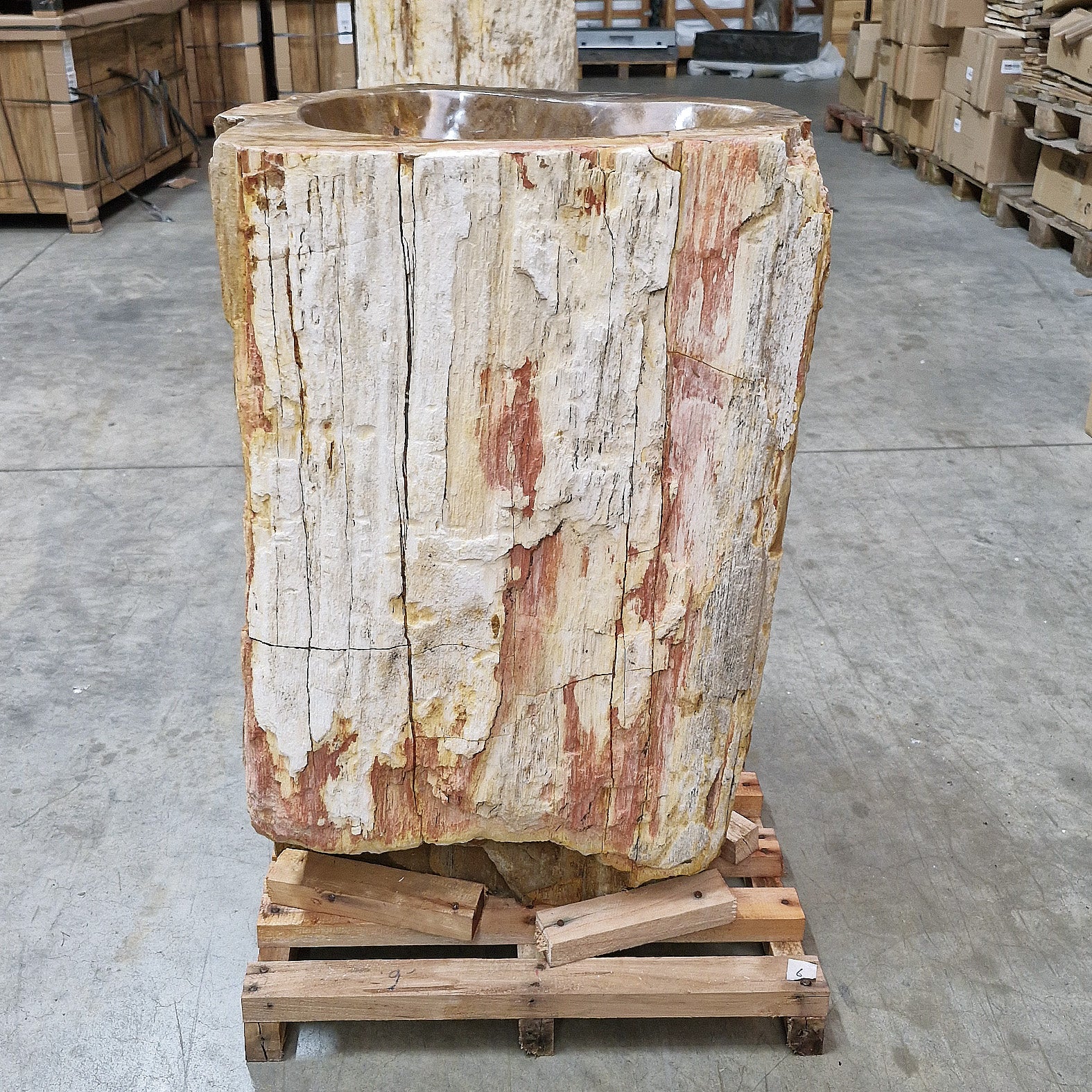 Standwaschbecken aus versteinertem Holz von Zakynthos, 58x44x91 cm, mit Platz für Hahnloch, rustikale Badgestaltung