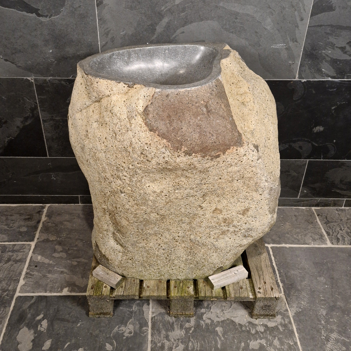 Standwaschbecken aus Flussstein, Rhodos Badgestaltung, Maße 82x57x91 cm, handgefertigtes Naturstein-Waschbecken