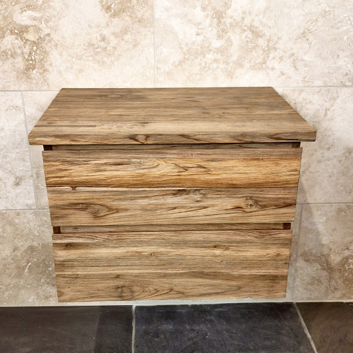 Hängeschrank aus Teakholz für Bad, 65x48x44 cm, von RIAU, modernes Badmöbel mit stilvollem Design