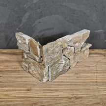 Muster Rocks Verblender aus Quarzit Rustique, Naturstein, Eckstück mit Muster, sichtbare Oberflächenstruktur und rustikale Optik